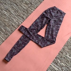 Lulu lemon spotted purple wunder under yoga pants